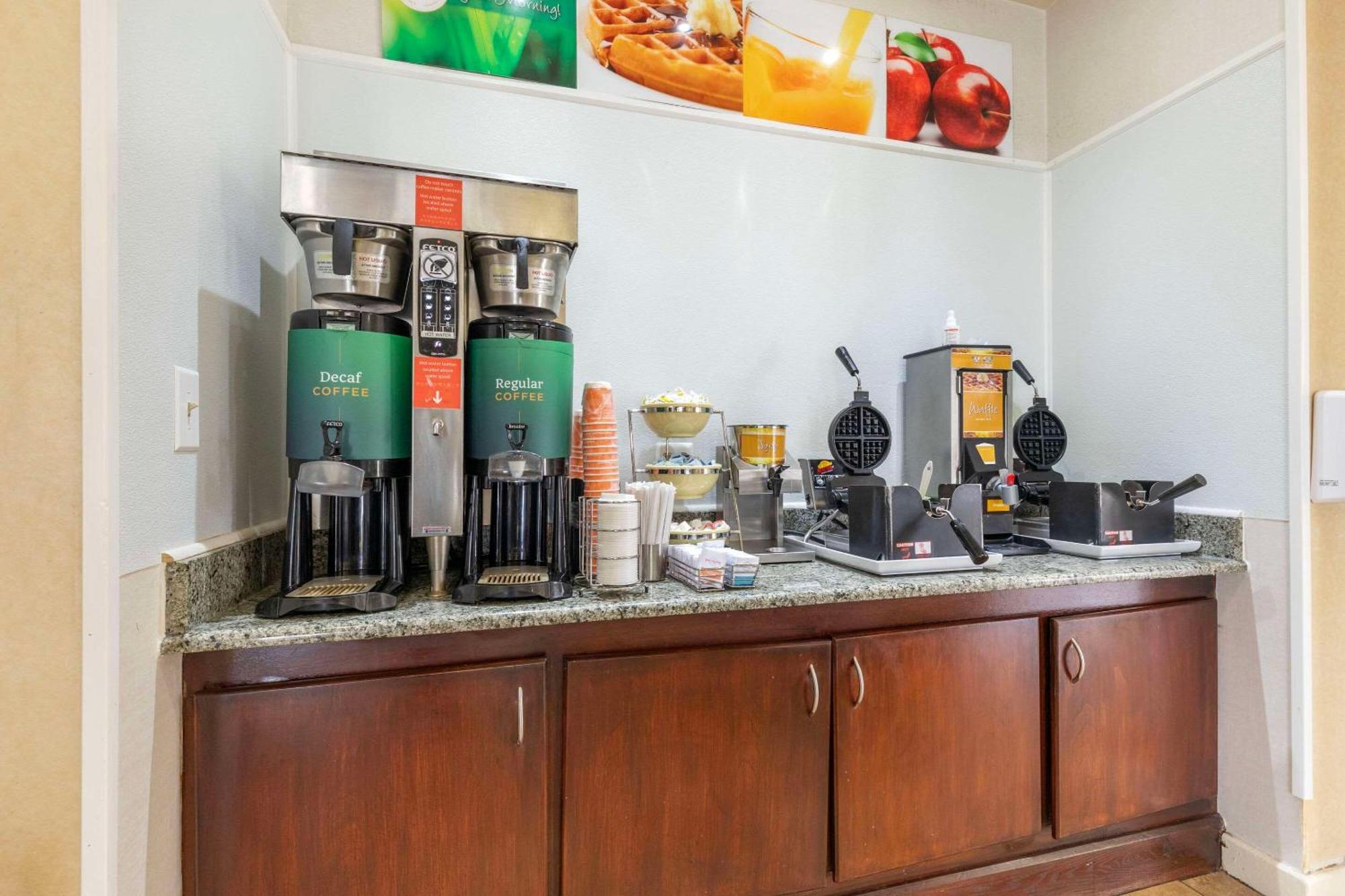Quality Inn Vienna - Tysons Corner Ngoại thất bức ảnh