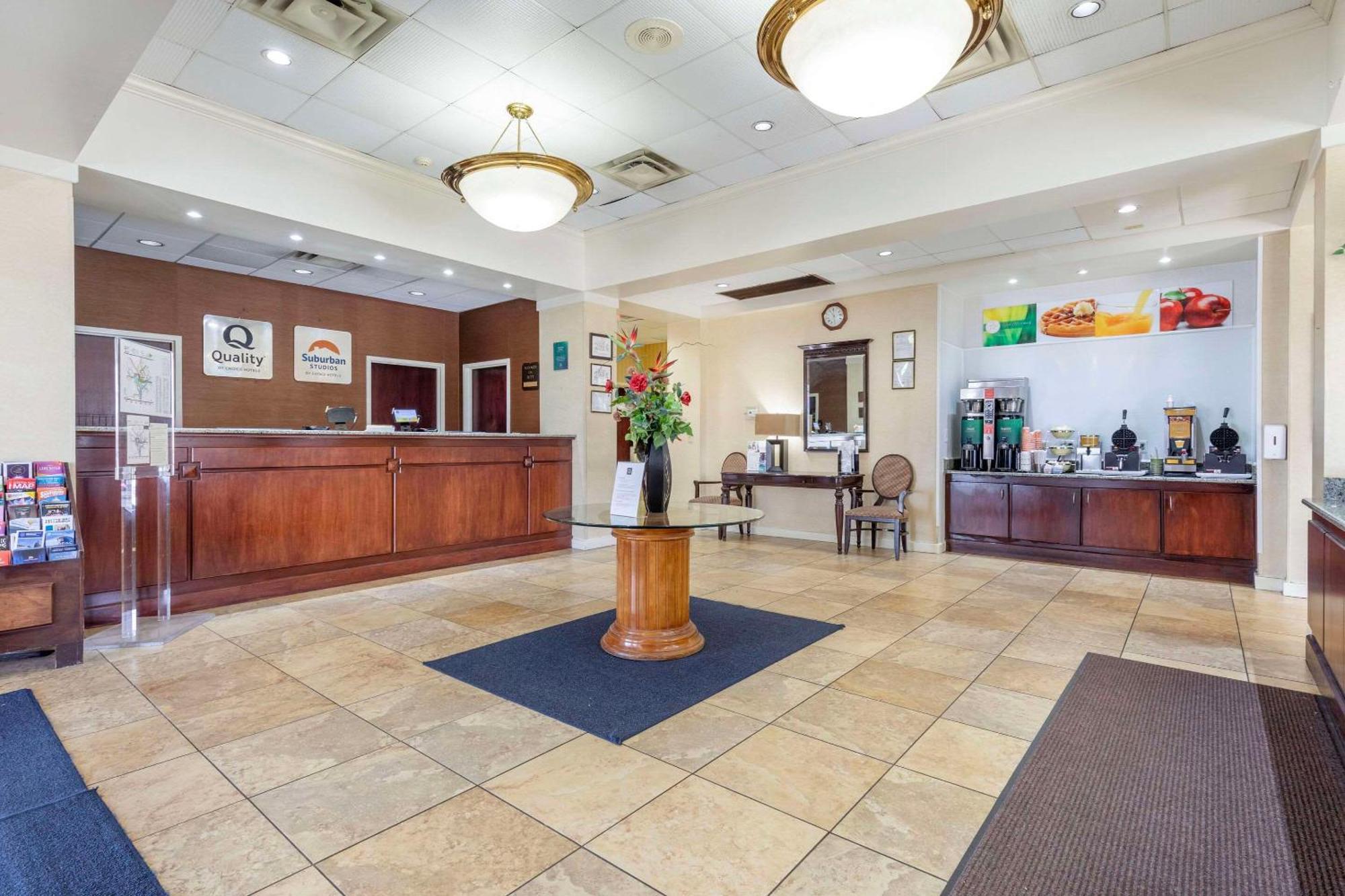 Quality Inn Vienna - Tysons Corner Ngoại thất bức ảnh
